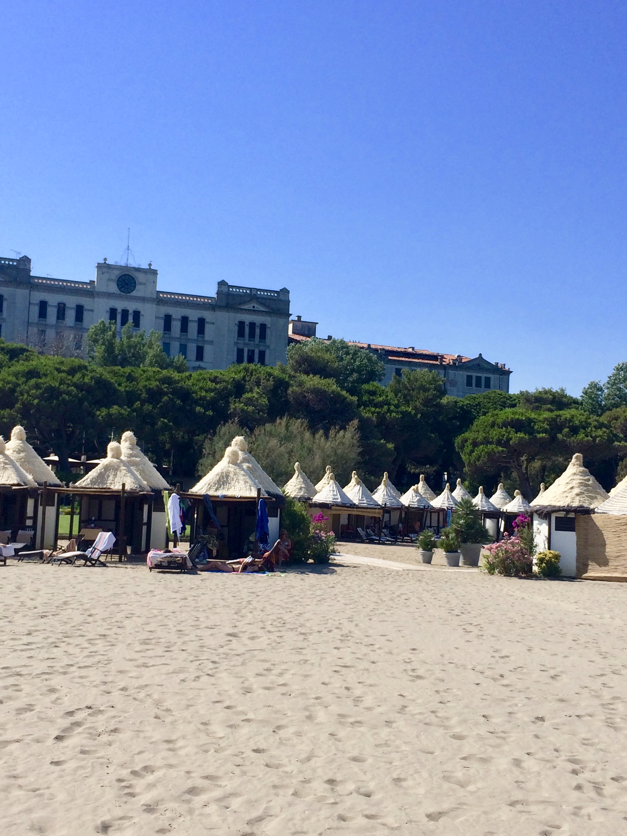 Słynna plaża przy Hotelu Des Bains